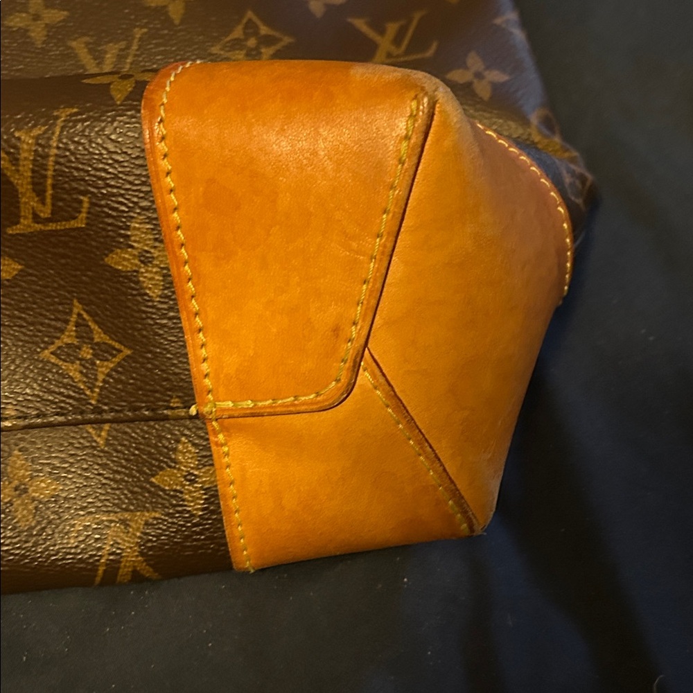 Louis Vuitton Brown Monogram Shoulder Bag - Picture 4 of 15